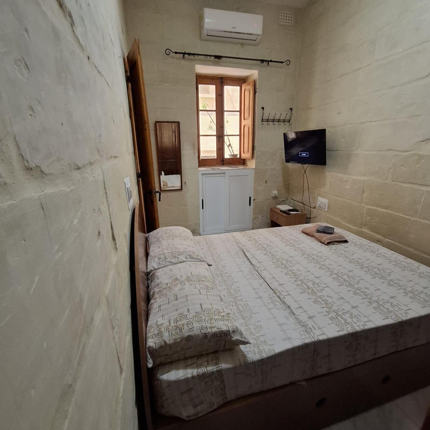 Three Apartment Birgu Luaran gambar