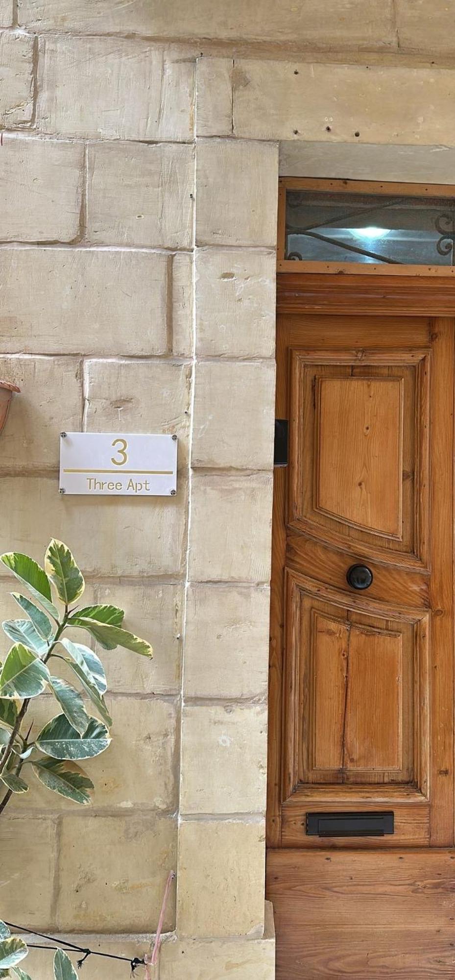 Three Apartment Birgu Luaran gambar